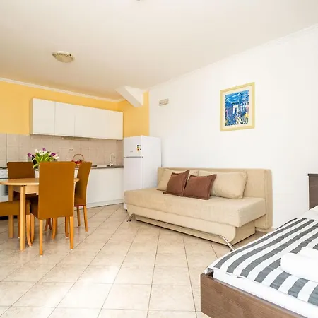 Niki Zvekovica * ツァヴタット