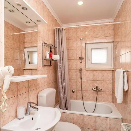 Niki Zvekovica アパート *