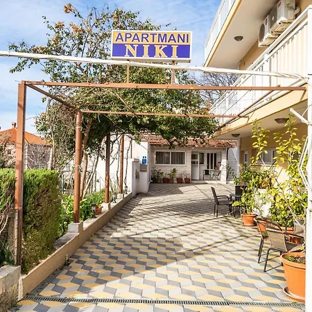 アパート Niki Zvekovica *